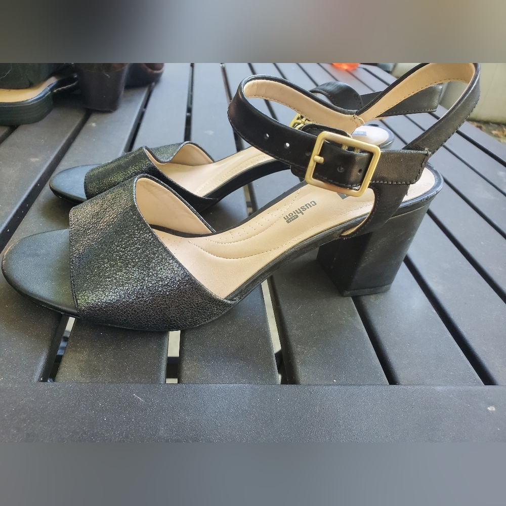 Clarks Black Strappy Block Heel Sandals Size 8.5 New Super Comfortable New